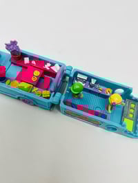 Image 9 of Polly Pocket vintage camion fleuriste bleu complet