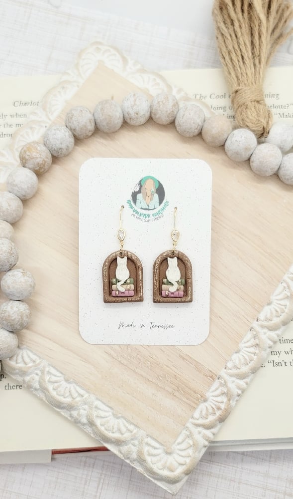 Image of Kitty Bookshelf Earrings