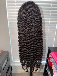 Image 1 of 26 inch Burmese curly wig 