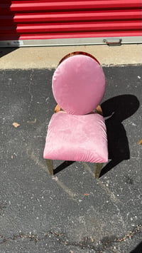 Image 2 of Blush Luxury kids chair