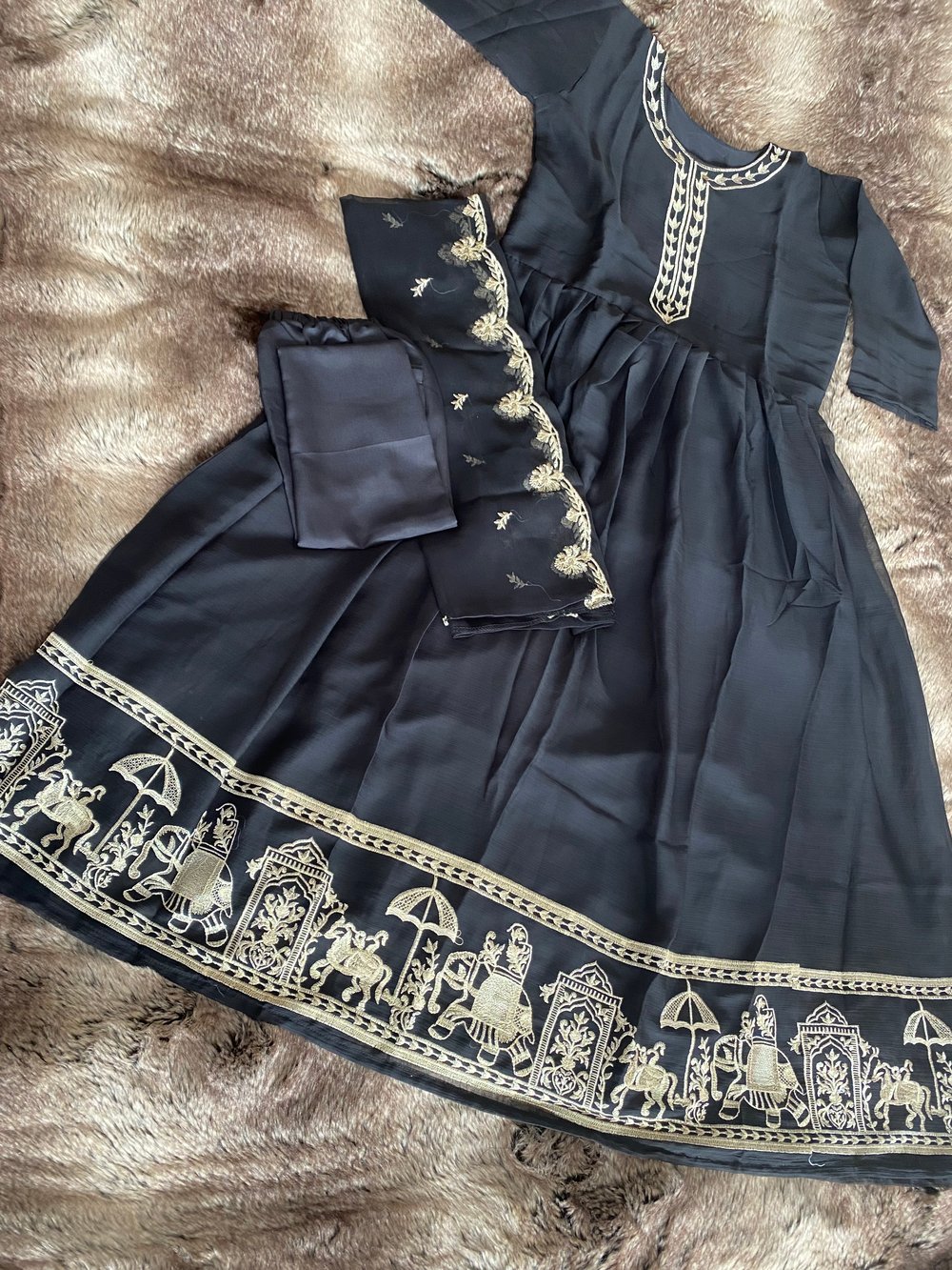 Black embroidery dress 