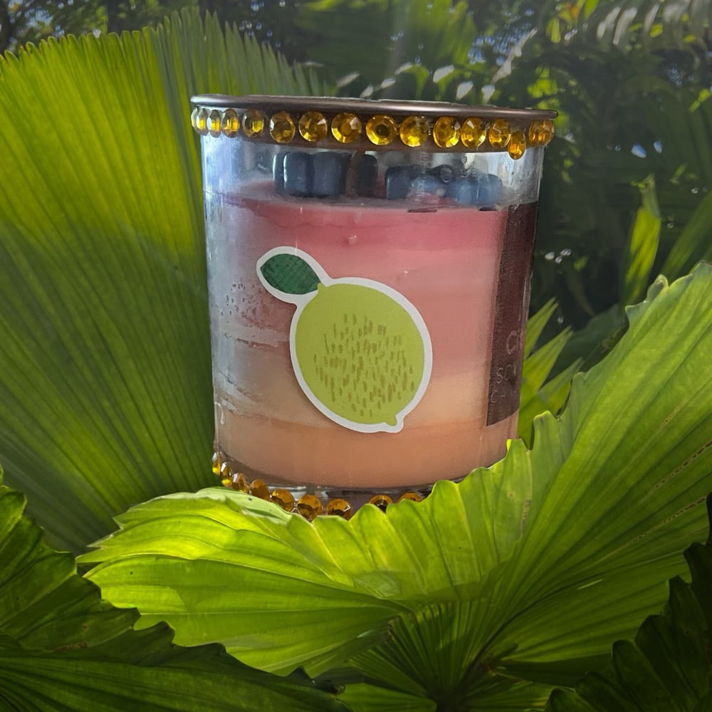 Image of Citrus Craze medium soy wax candle