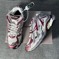 Image 1 of UNISEX RED BERG RUNNERS