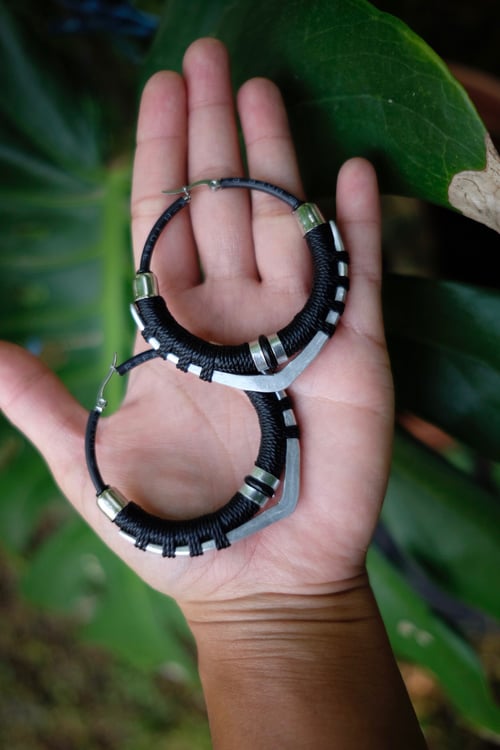 Image of Dali hoop earrings 