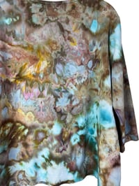 Image 8 of ♻️ UPCYCLED L 3/4 Sleeve Top in Earthy Bloom Ice Dye