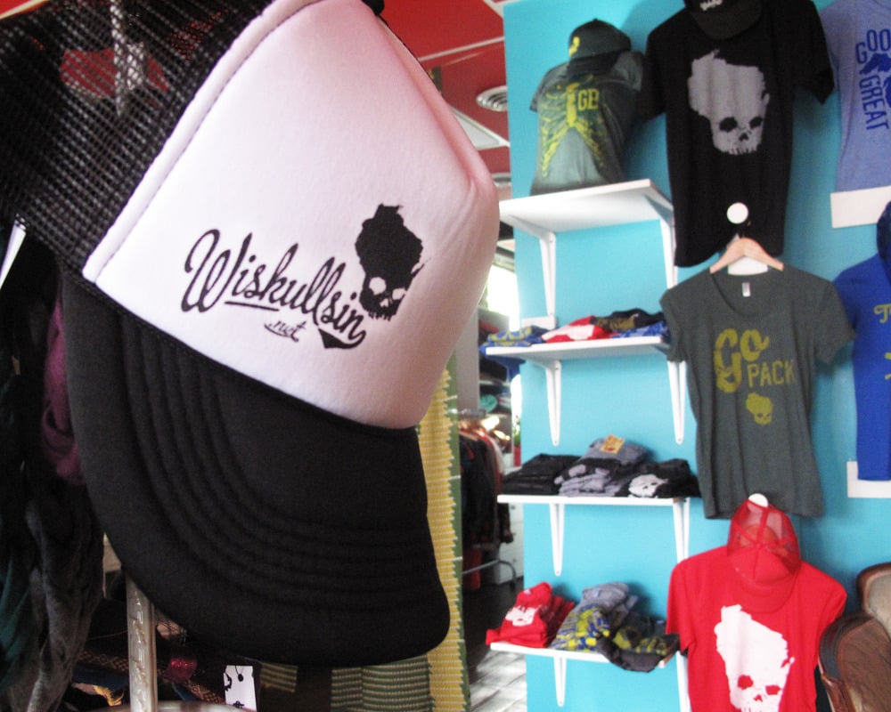 Wiskullsin Hat (Black/White)