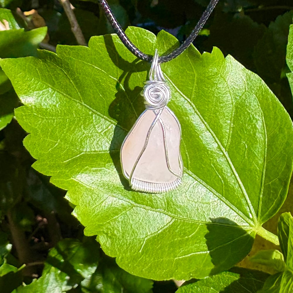 Image of rose quartz pendant c