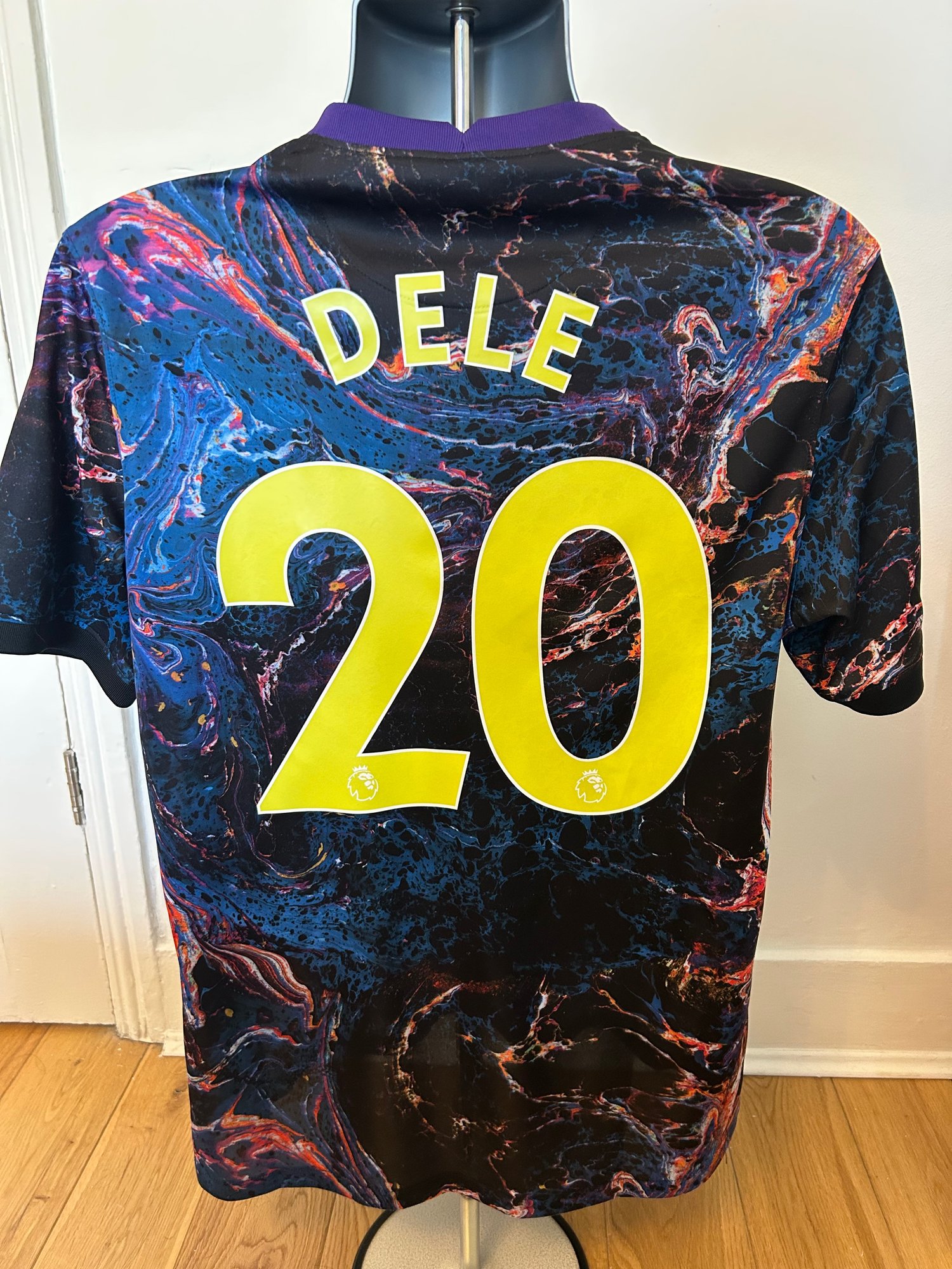 Image of Tottenham “DELE 20” 2021 Away, “LENNON 7” 2011 Away (L)