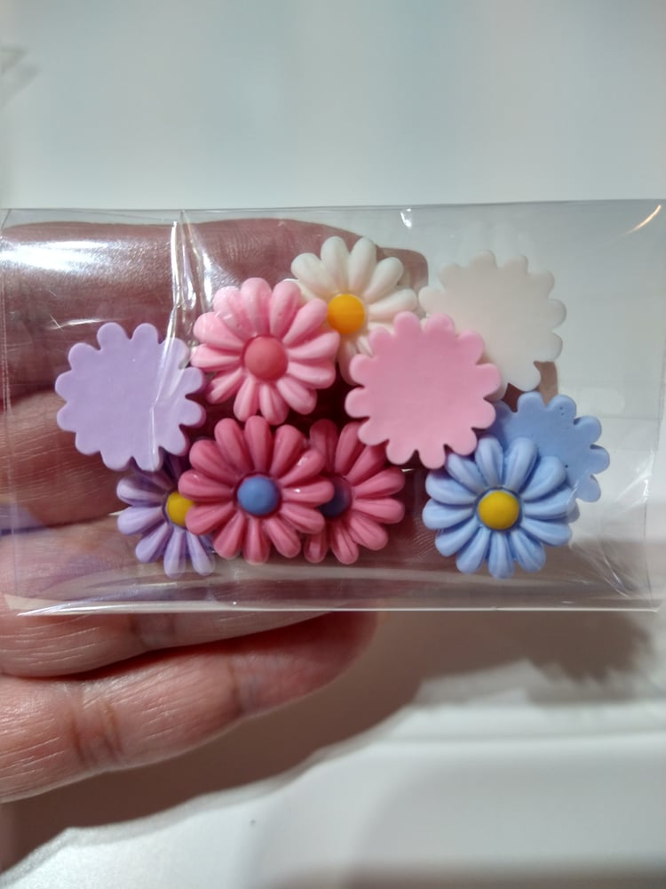 Image of Daisy Flower Cabochons