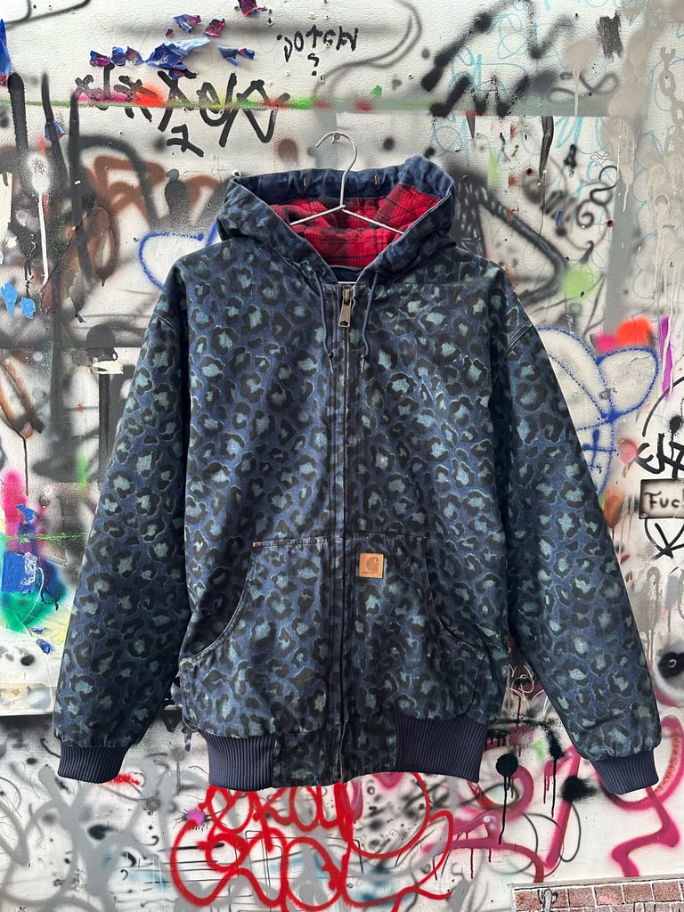 Size M Leopard Carhartt Image 4