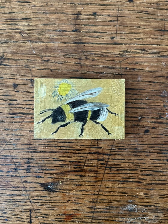 Image of Tiny buff tailed bumblebee 