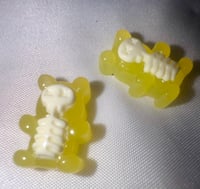 Yellow gummies 