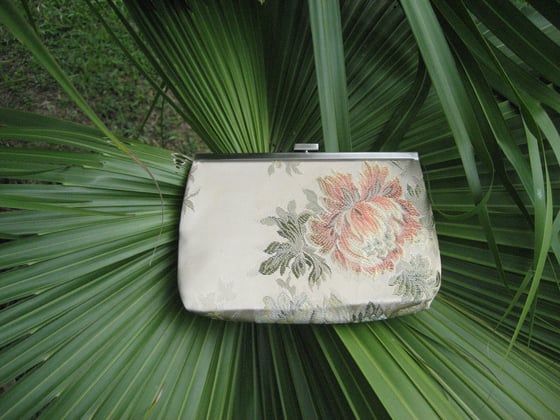 Image of Trudy Clutch - Aunt Harriet Collection