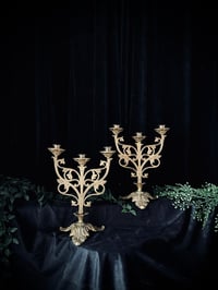 Image 2 of Paire de deux magnifiques candélabres d’eglise à trois feux, en laiton, fin XIXeme siècle