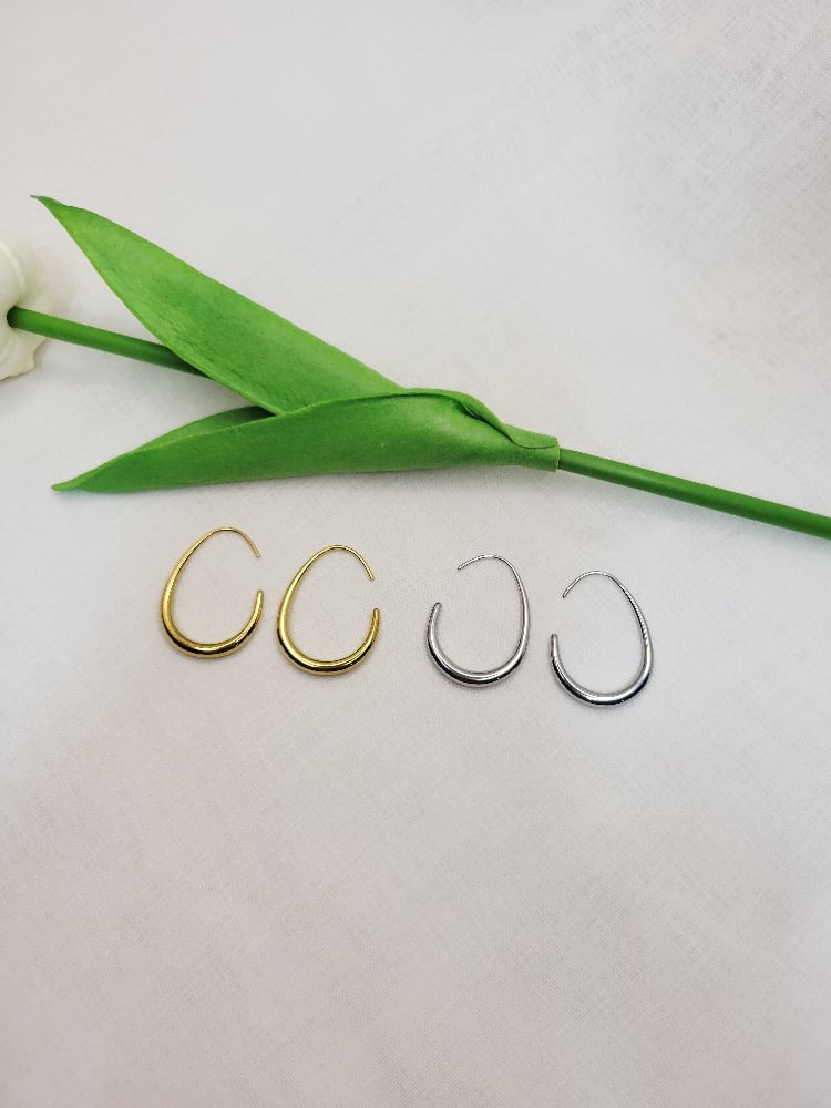 Image of Corinne Hoop Earrings 