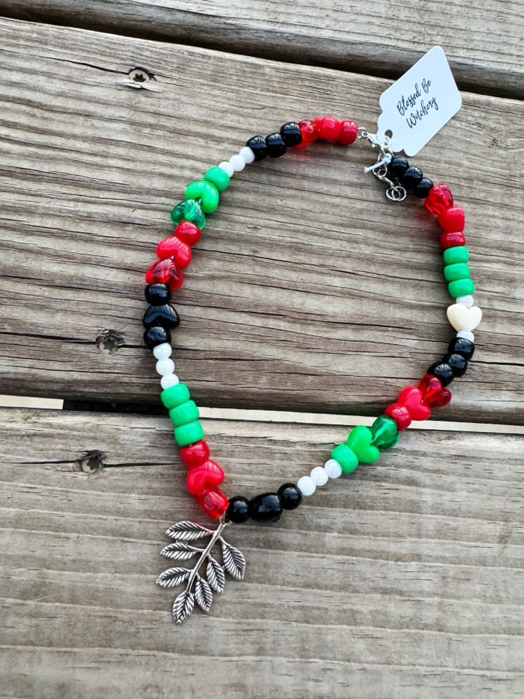 Image of Free Palestine Leaf Beaded Choker 2 (Stretchy & Adjustable)