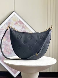 Image 3 of Loop hobo