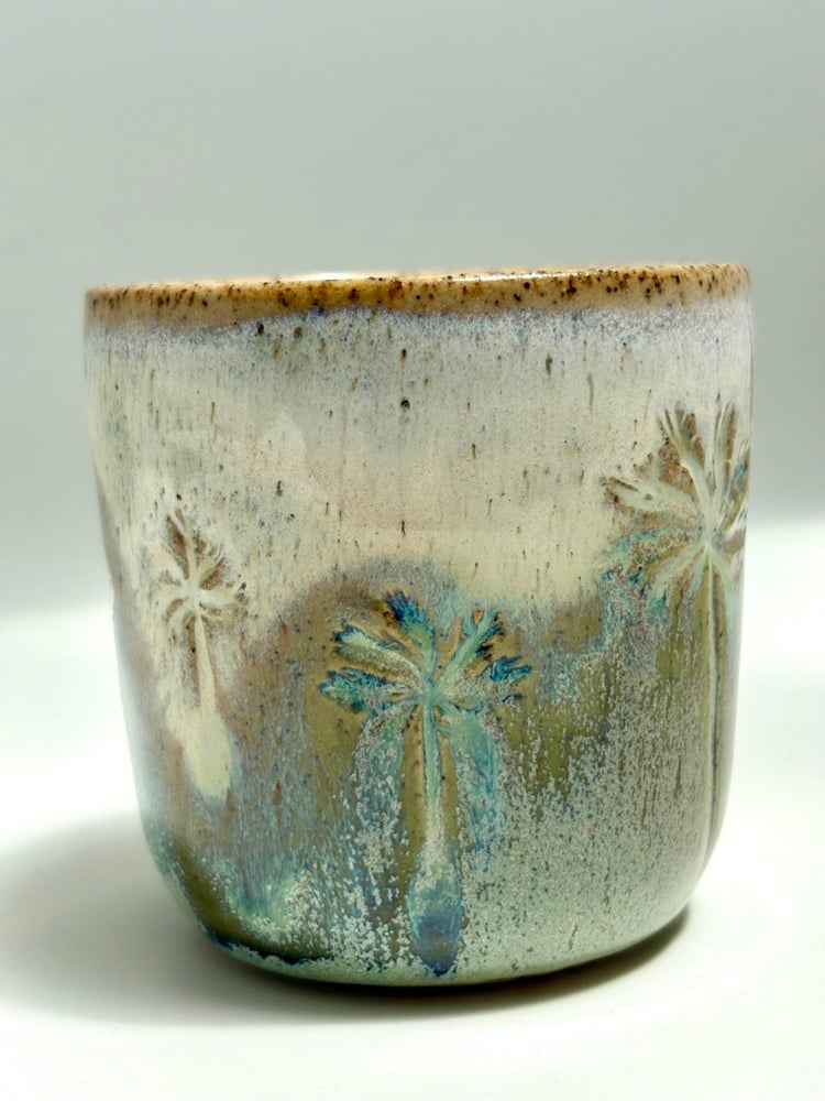 Image of Palm Cup Day Break Medium