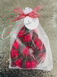 Image 2 of Eyemask and Scrunchie Set