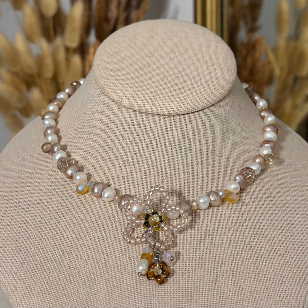 Image of honeycomb bloom