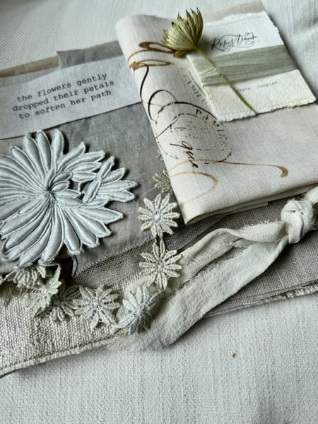 Image of Bundle of possibilities •1