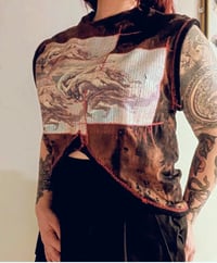 Image 4 of Hecate sleeves shirt