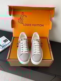 Image 3 of HINTING RUNNERS