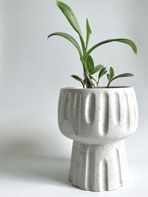 Image of Pedestal planter 2