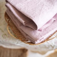 Image 4 of Serviettes Anciennes Damassées Rose Blush