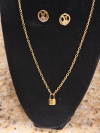 LV Necklace Set
