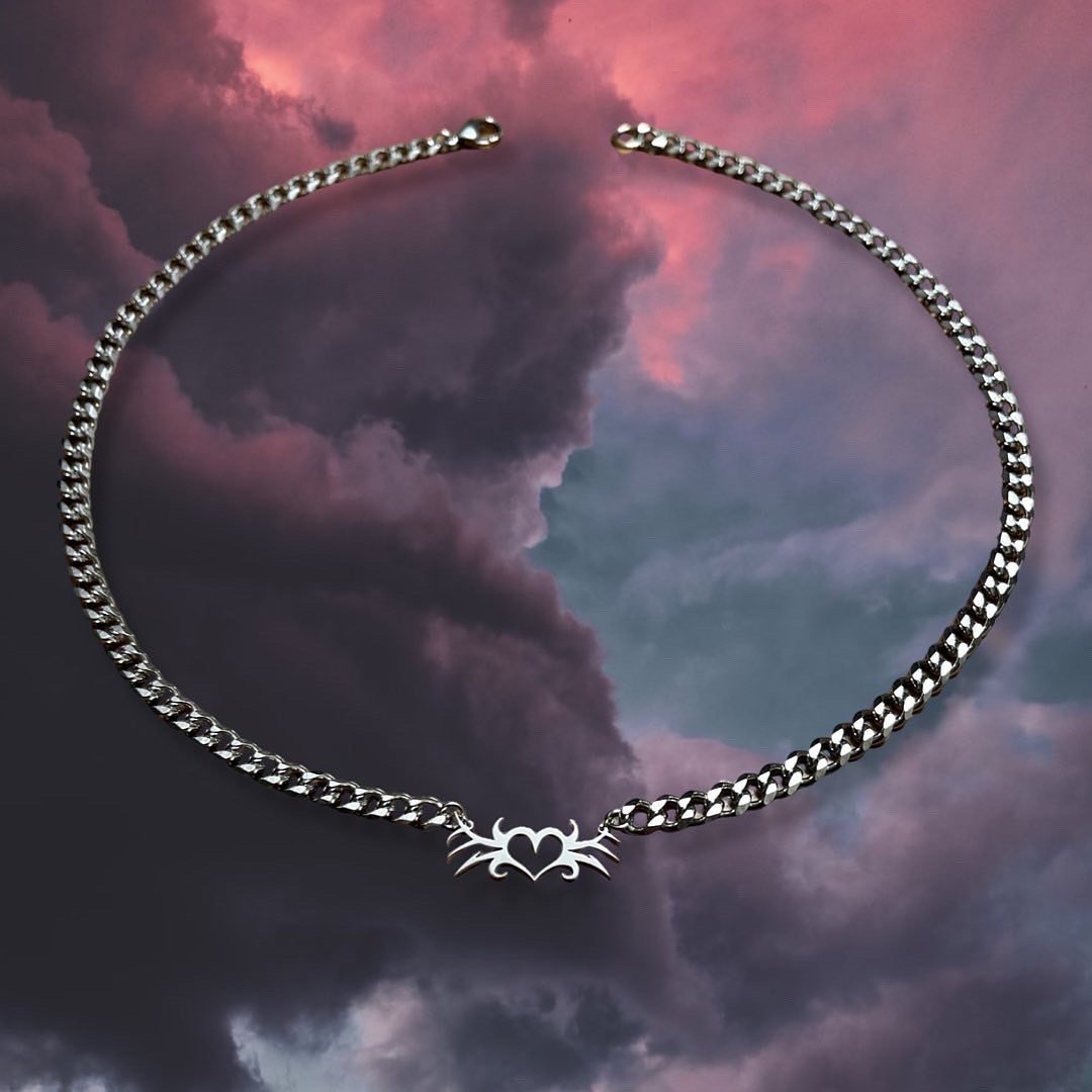 tramp stamp heart chain ; (chain or pearl rosary) / jimmytoast