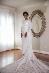 Image 4 of 1960s Dramatic Lace Cape