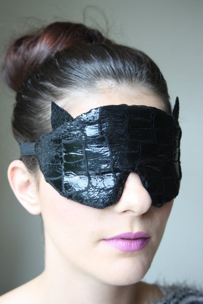 izzz night masks — Black Bat women/Batman eye mask