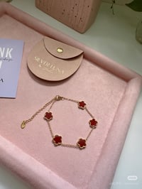 Image 1 of Flower bracet  花朵手链