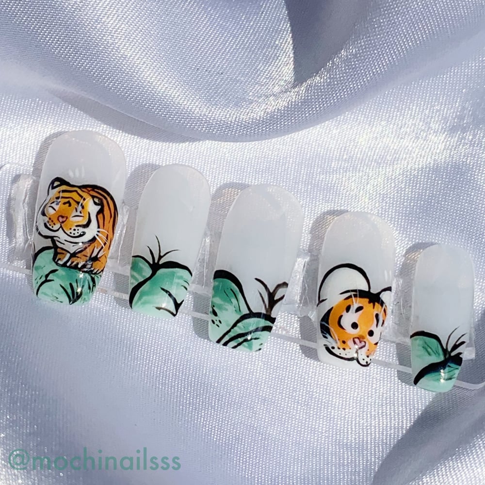 Image of Chinese Painting Tiger Nails