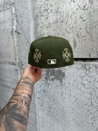 Image 4 of OLIVE CREAM NEW YORK YANKEES CUSTOM FITTED CAP