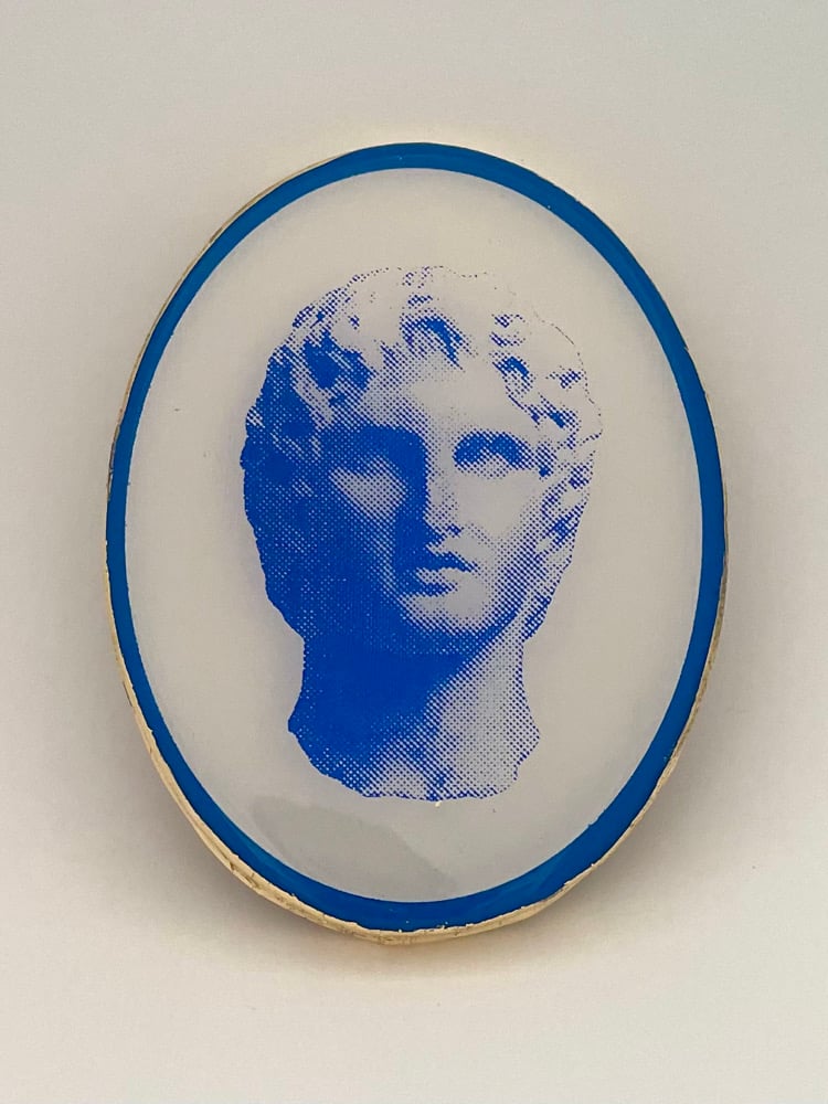 Image of Alexander The Great White/Blue Oval 13cm