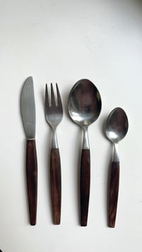 Image 2 of Lot de 21 couverts manche en teck