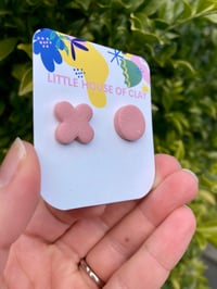 Image 3 of KISS ME STUDS - Dusty pink 