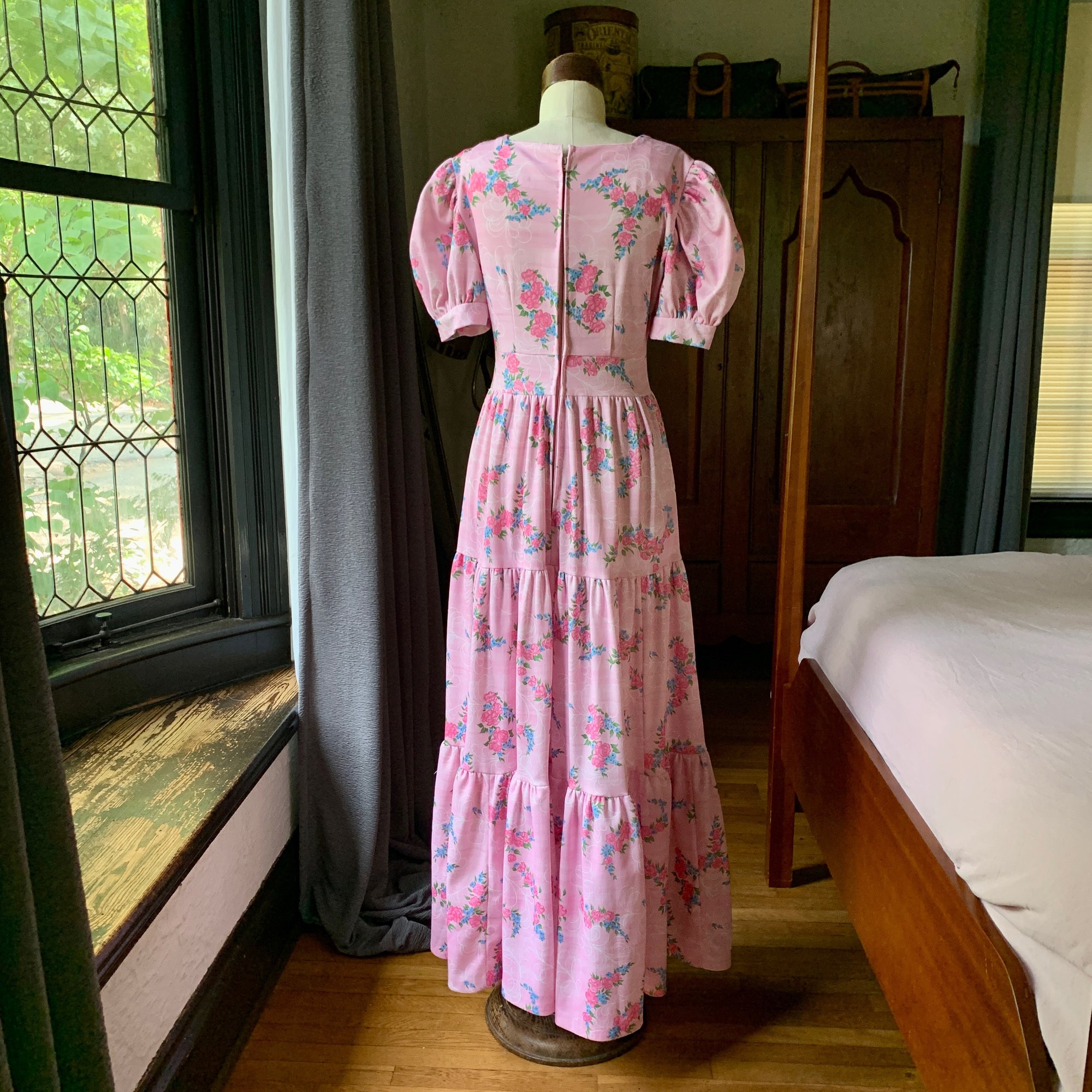 Boho Pink Floral Maxi Dress Medium Boho Pink Floral Maxi Dress Medium