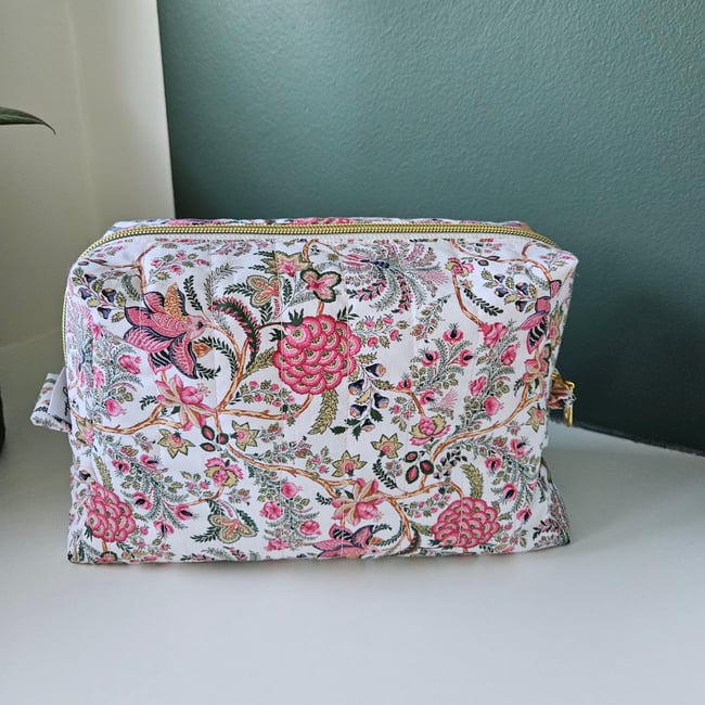 SUR COMMANDE- TROUSSE DE TOILETTE 