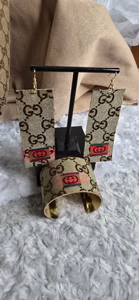 Image 4 of Extra Large Gorgeous Girl tote with clutch, earrings & cuff bracelet