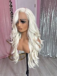 Image 4 of Tori free part wig 