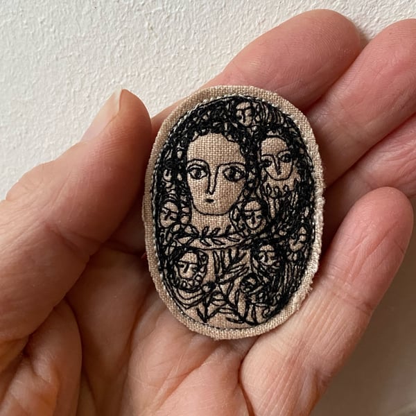 Image of A charming poem - smaller embroidery brooch 