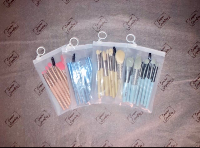 Image of TRAVEL MAKEUP BRUSH SET (8pc)