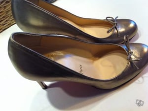 Image of Louboutin 40,5 couleur doré/bronze