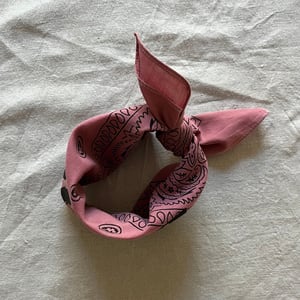 Image of Logo Hankie Aubergine