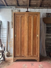 Image 9 of L’armoire parisienne aux portes coulissantes