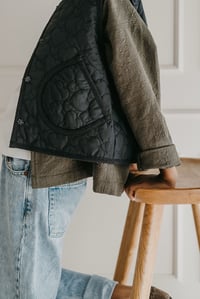 Image 11 of Gilet sans manches LOVE ENFANT