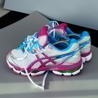 Image 1 of size: us8.5W uk6.5 eu40 cm25.5